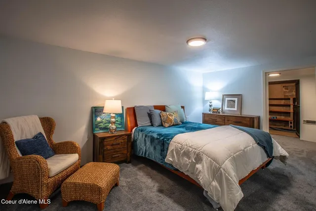 $2,400,000 | 170 Flatwater Lane, Sandpoint, ID 83864