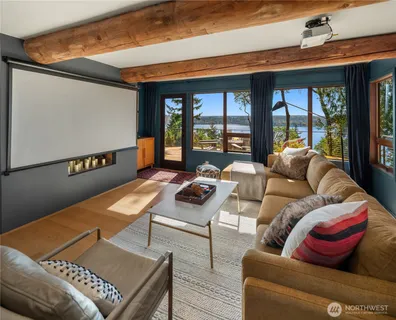 $2,595,000 | 7515 Southeast 76th Street, Mercer Island, WA 98040