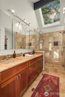 $2,595,000 | 7515 Southeast 76th Street, Mercer Island, WA 98040