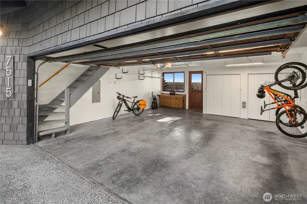 $2,595,000 | 7515 Southeast 76th Street, Mercer Island, WA 98040