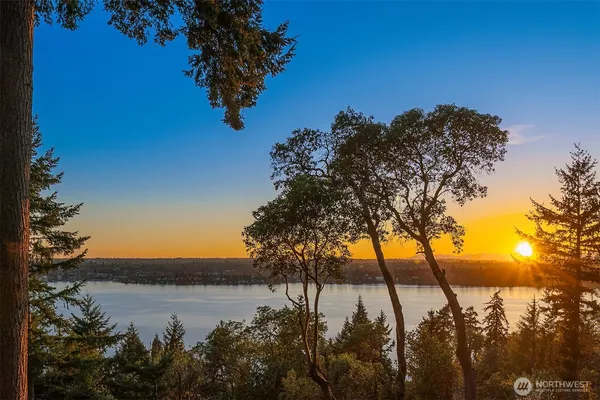 $2,595,000 | 7515 Southeast 76th Street, Mercer Island, WA 98040