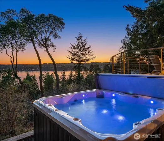 $2,595,000 | 7515 Southeast 76th Street, Mercer Island, WA 98040