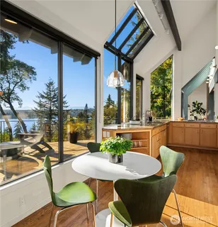 $2,595,000 | 7515 Southeast 76th Street, Mercer Island, WA 98040