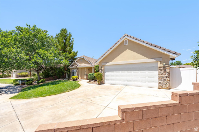 621 East 940 South St. George, UT 84790 - Photo 5 of 55 Front house