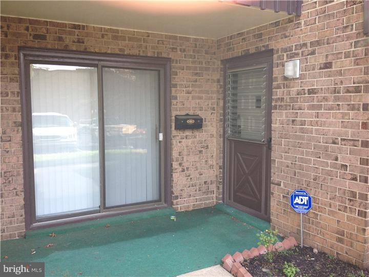 1104 Delaire Landing Road Philadelphia, PA 19114 - Photo 2 of 12 Exterior Front