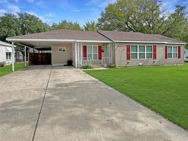 $2,000 | 928 Lydick Lane, River Oaks, TX 76114