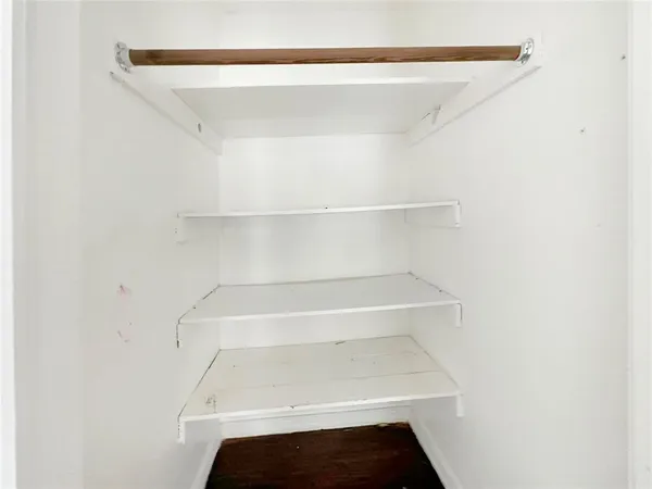 $2,000 | 928 Lydick Lane, River Oaks, TX 76114