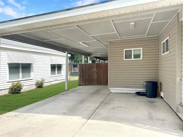 $2,000 | 928 Lydick Lane, River Oaks, TX 76114
