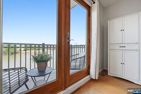 $439,000 | 242 The Promenade, Unit 242, Edgewater, NJ 07020