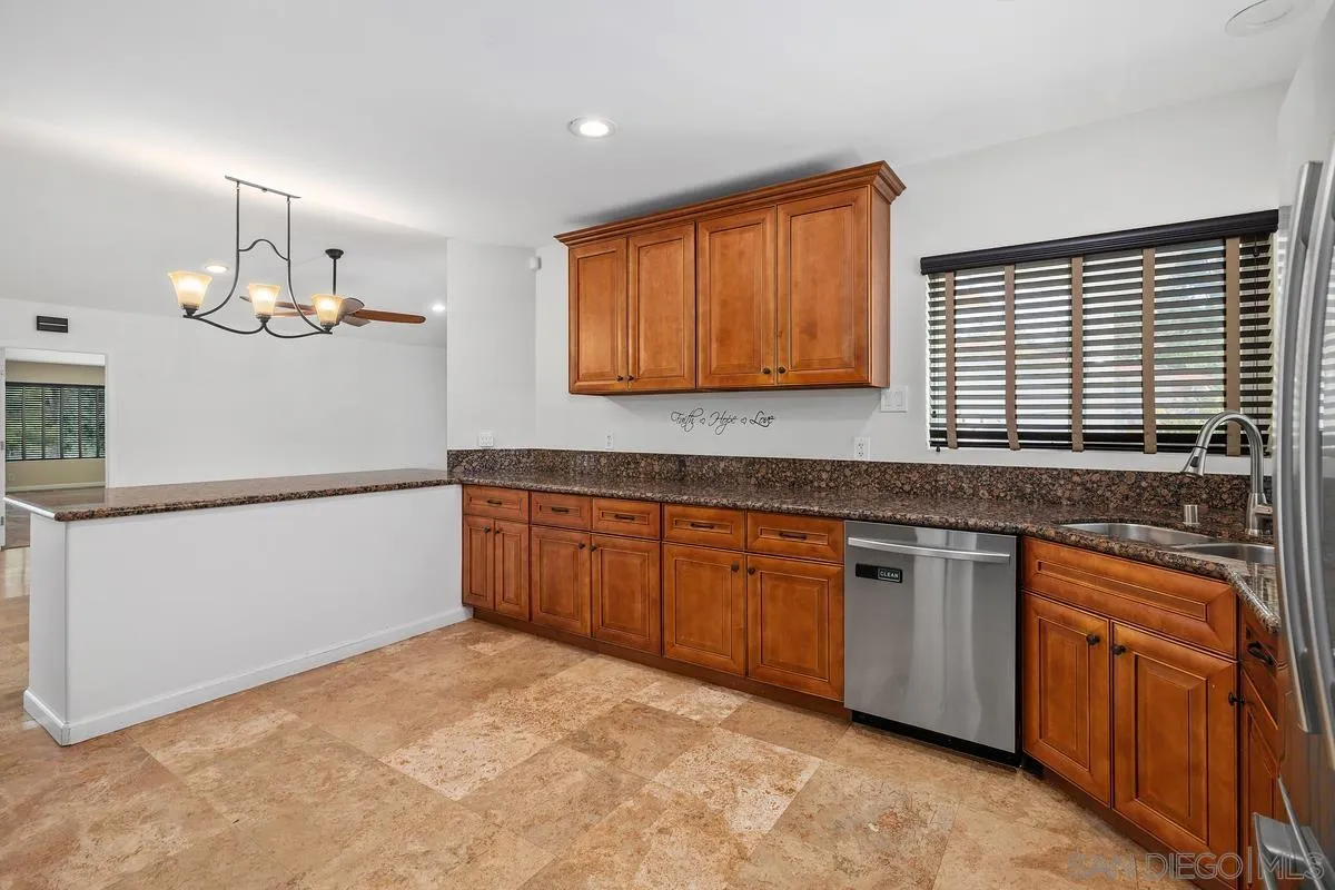 10620 Garden Way Spring Valley, CA 91978 - Photo 5 of 23