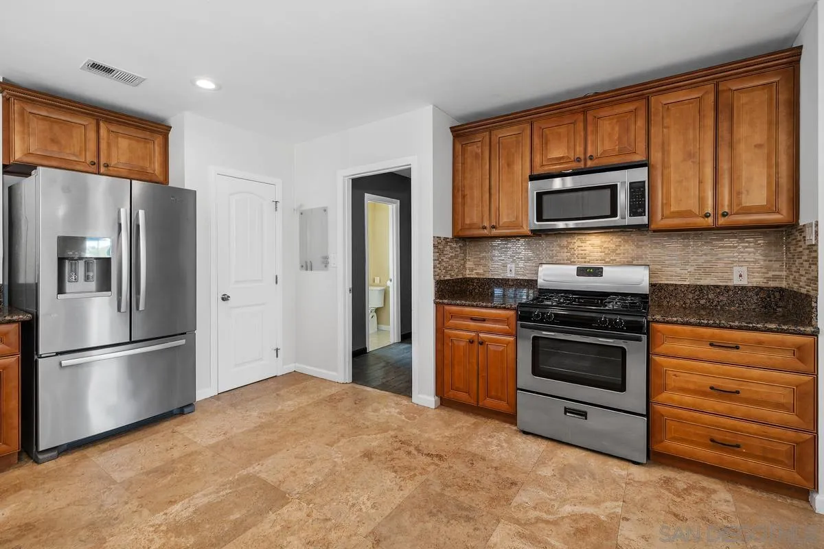 10620 Garden Way Spring Valley, CA 91978 - Photo 8 of 23