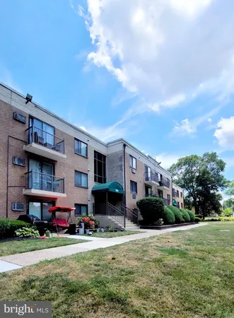 $2,100 | 1575 West Street Road, Unit 832, Warminster, PA 18974