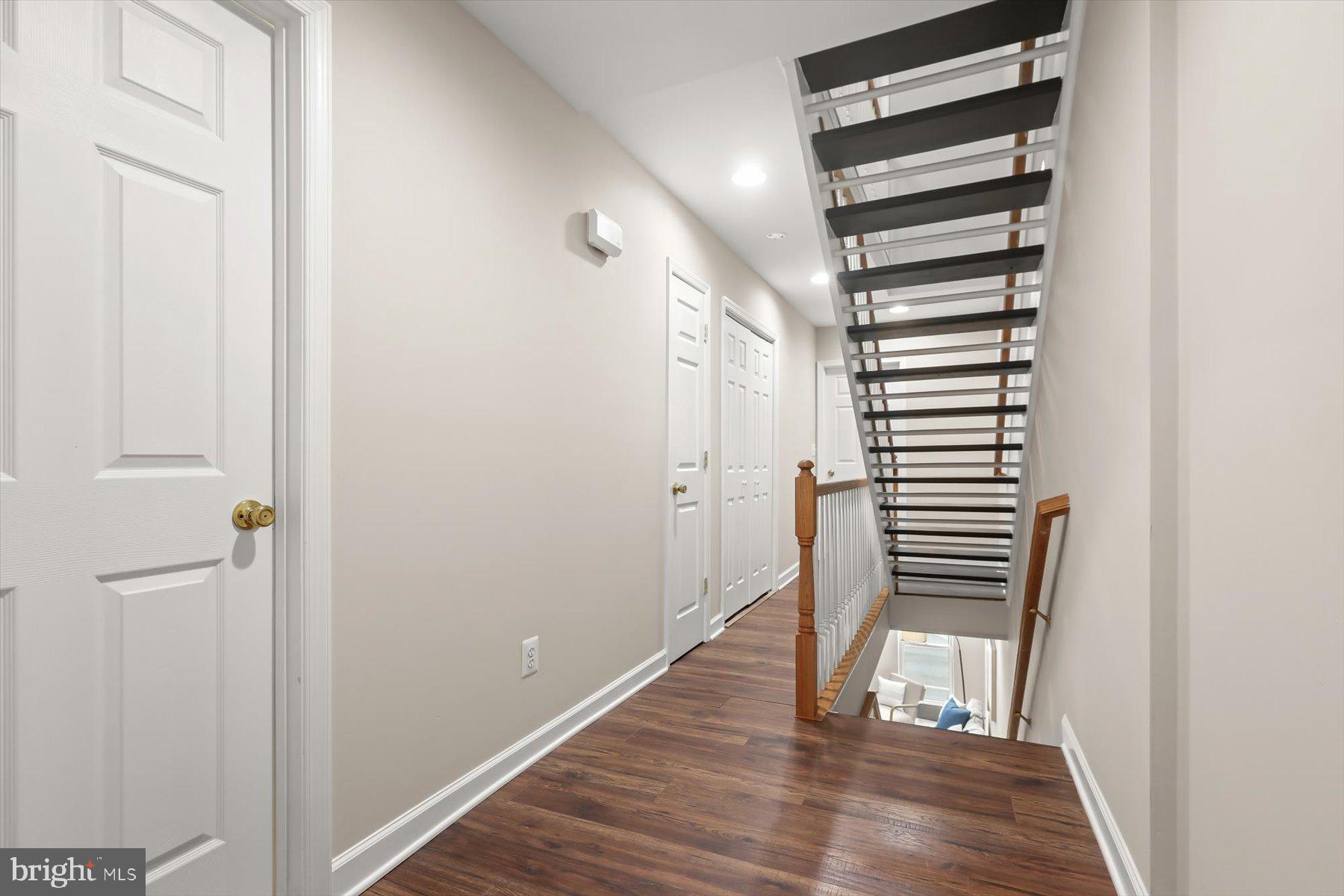 1749 South Hanover Street Baltimore, MD 21230 - Photo 25 of 55 Upper Level Hallway