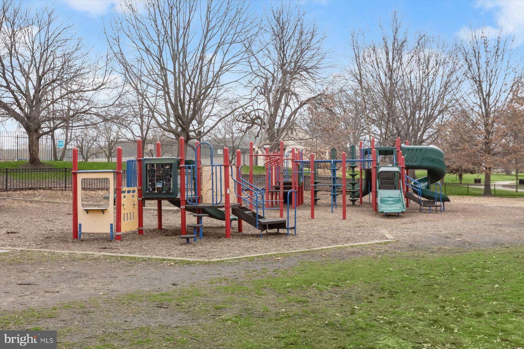 1749 South Hanover Street Baltimore, MD 21230 - Photo 47 of 55 a view of a park with a tree