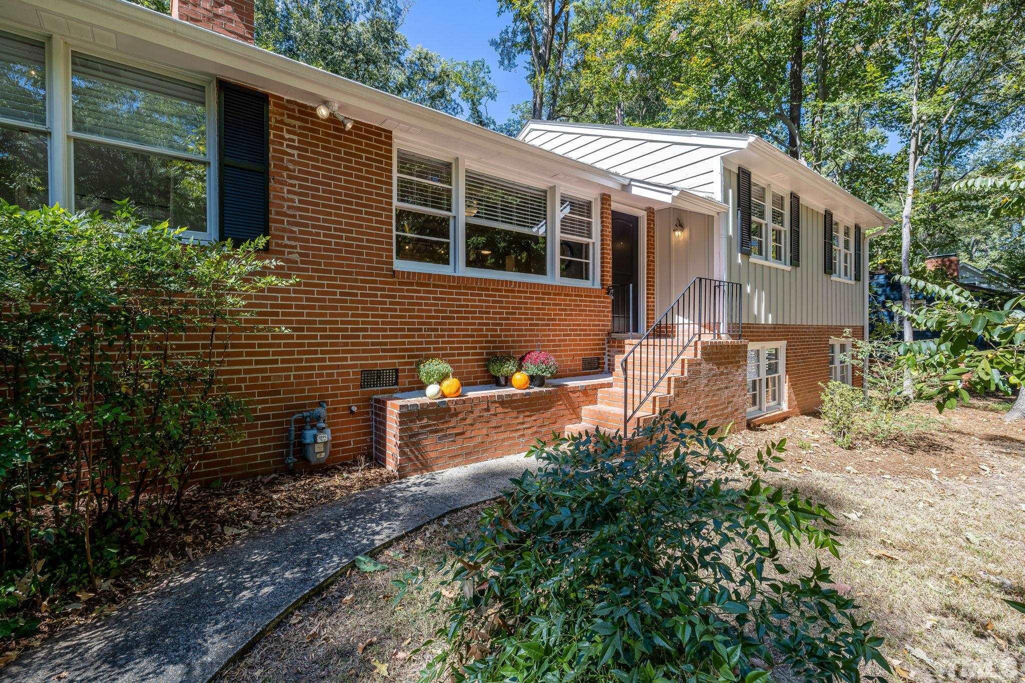 420 Ridgefield Road Chapel Hill, NC 27517 - Photo 2 of 29 Gallery Image 2
