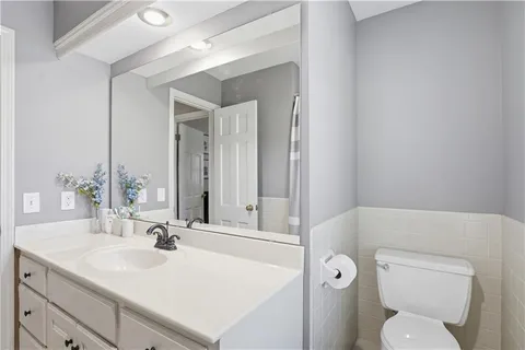 $699,950 | 5475 West 85th Terrace, Prairie Village, KS 66207