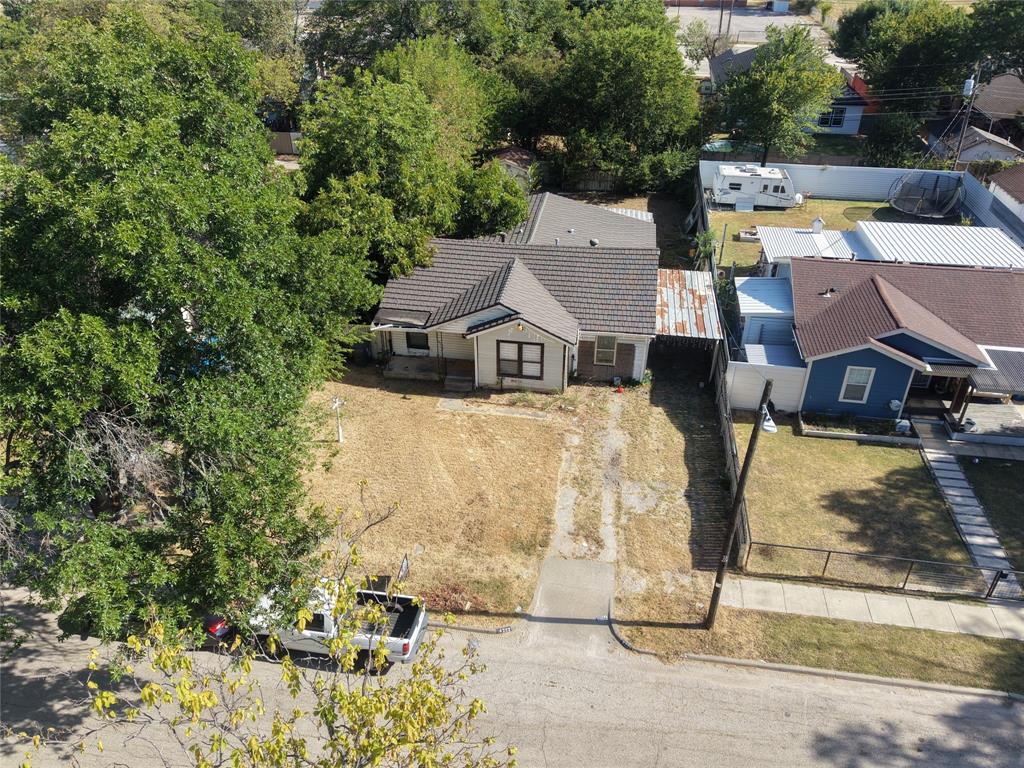 8222 Wes Hodges Road Dallas, TX 75217 - Photo 4 of 25 Gallery Image 4