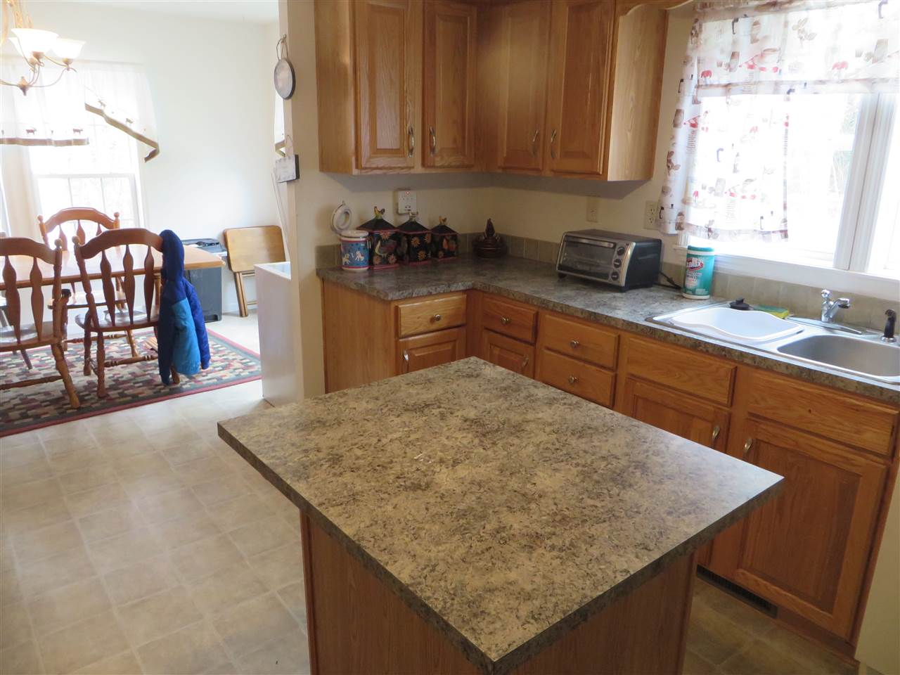 10 Allard Street Exeter, NH 03833 - Photo 5 of 19 Gallery Image 5