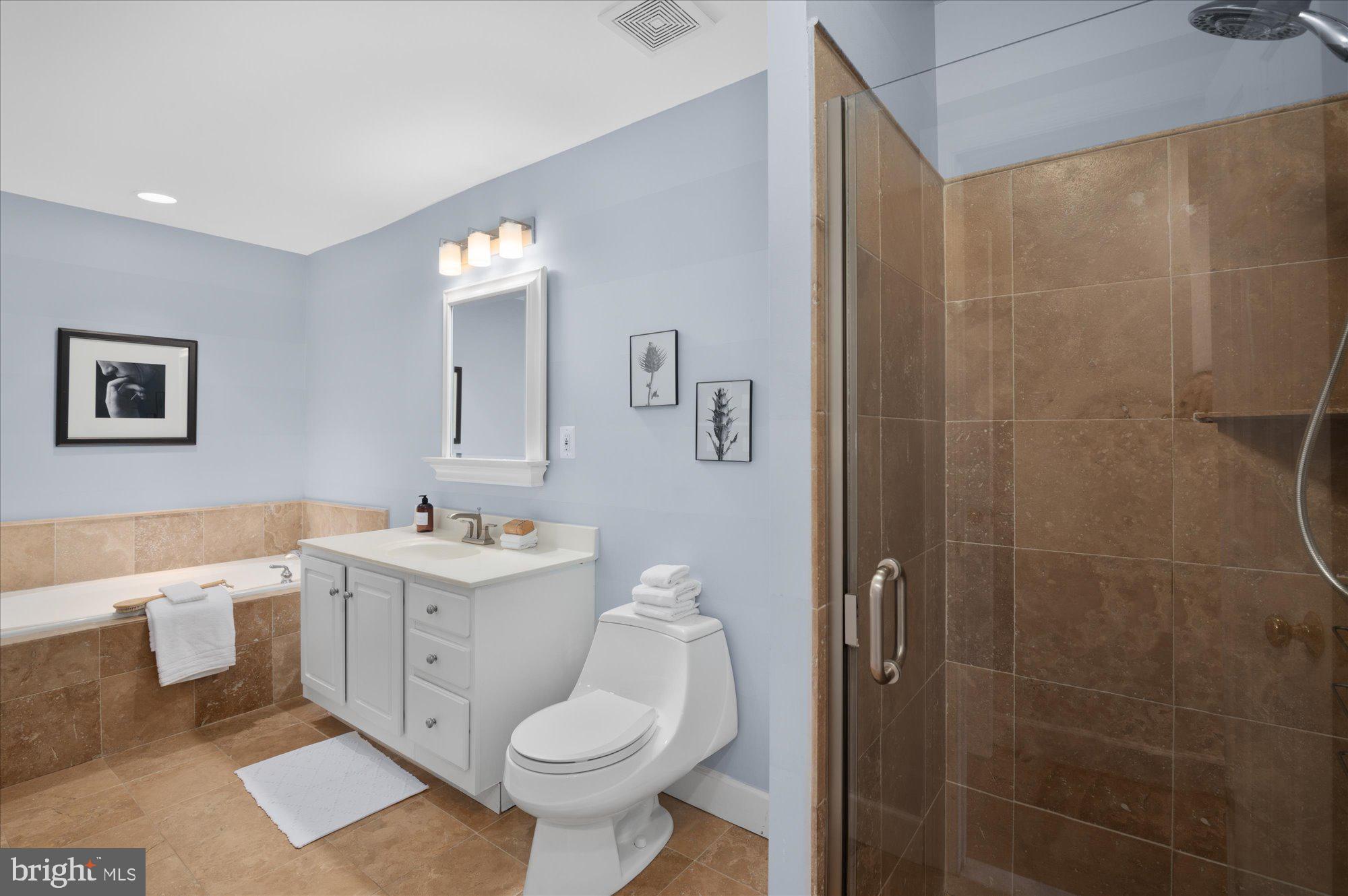 1925 12th Street Northwest Washington, DC 20009 - Photo 7 of 11 Primary Bath