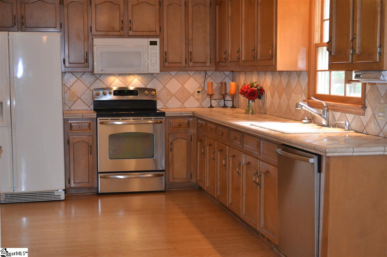 119 Cedar Ridge Lane Simpsonville, SC 29681 - Photo 3 of 16 Gallery Image 3