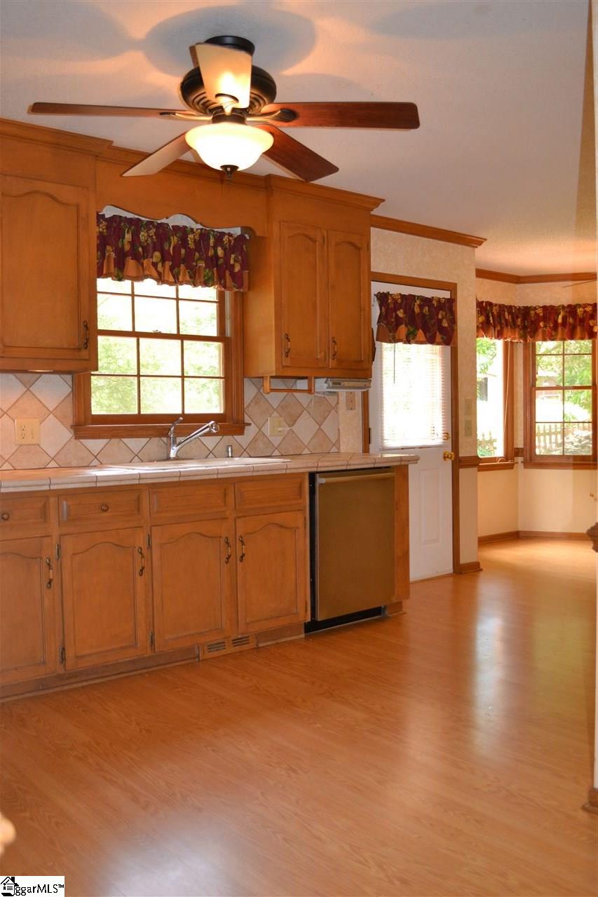 119 Cedar Ridge Lane Simpsonville, SC 29681 - Photo 4 of 16 Gallery Image 4