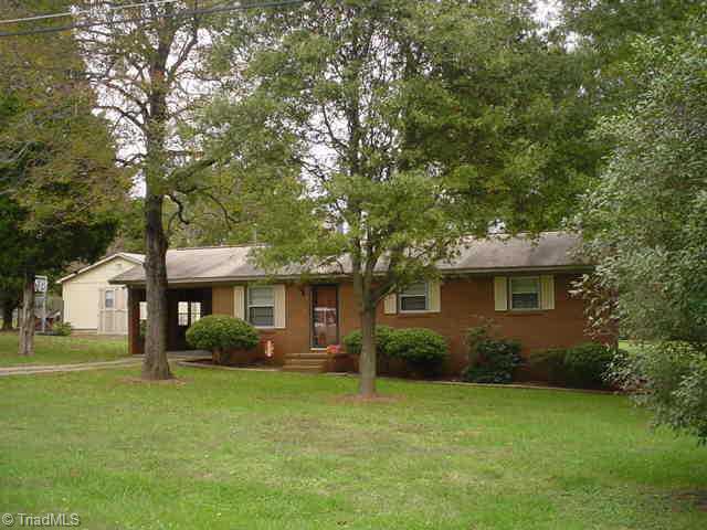 211 Hillcrest Road Reidsville, NC 27320 - Photo 1 of 6 Exterior Front.