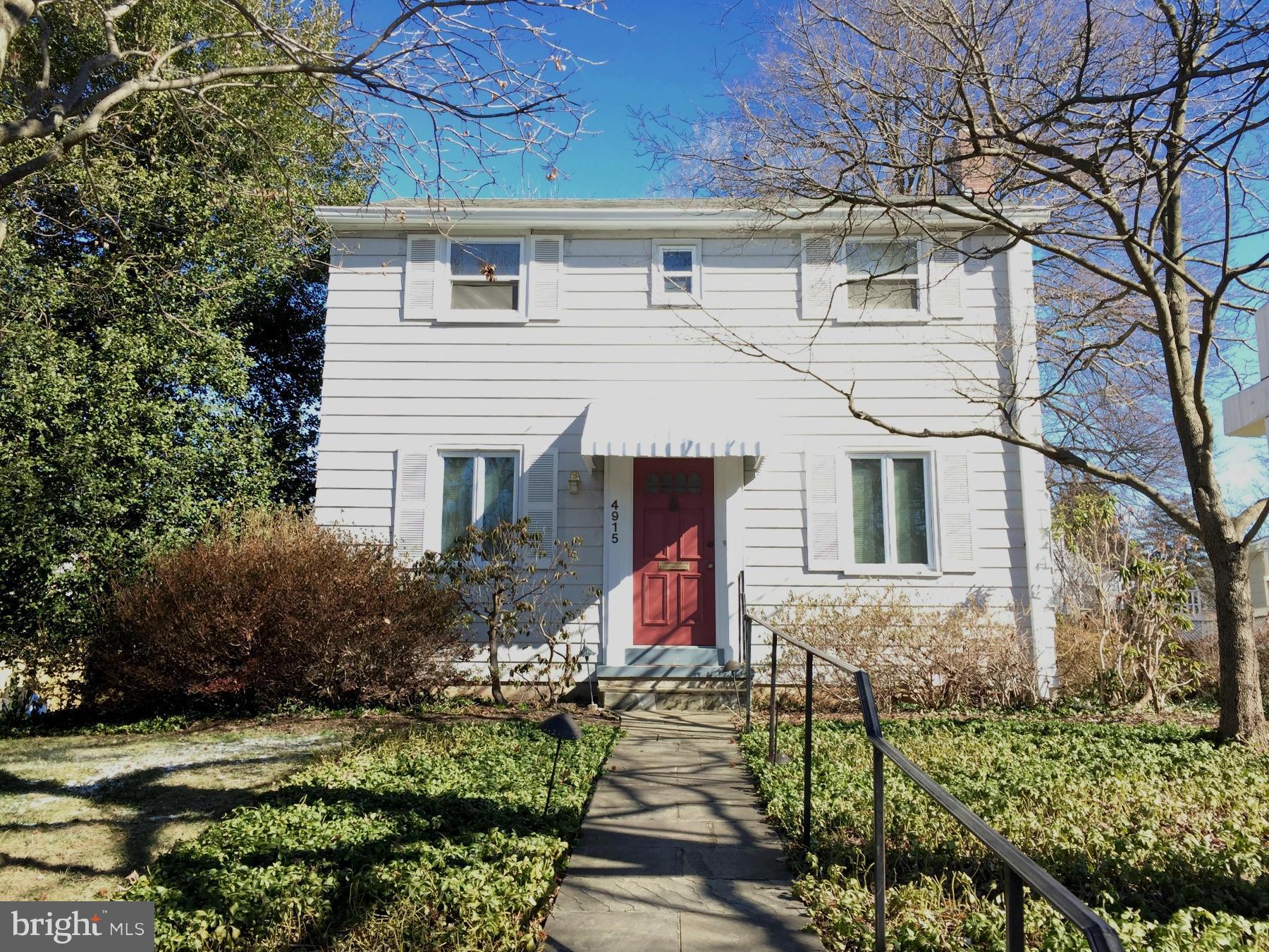 a front view of house with yard