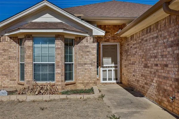 $1,850 | 3411 Austin Street, Gainesville, TX 76240