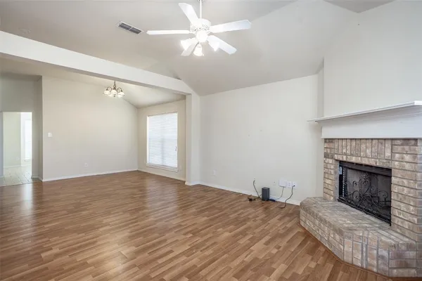 $1,850 | 3411 Austin Street, Gainesville, TX 76240