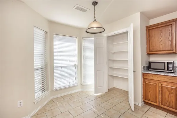 $1,850 | 3411 Austin Street, Gainesville, TX 76240