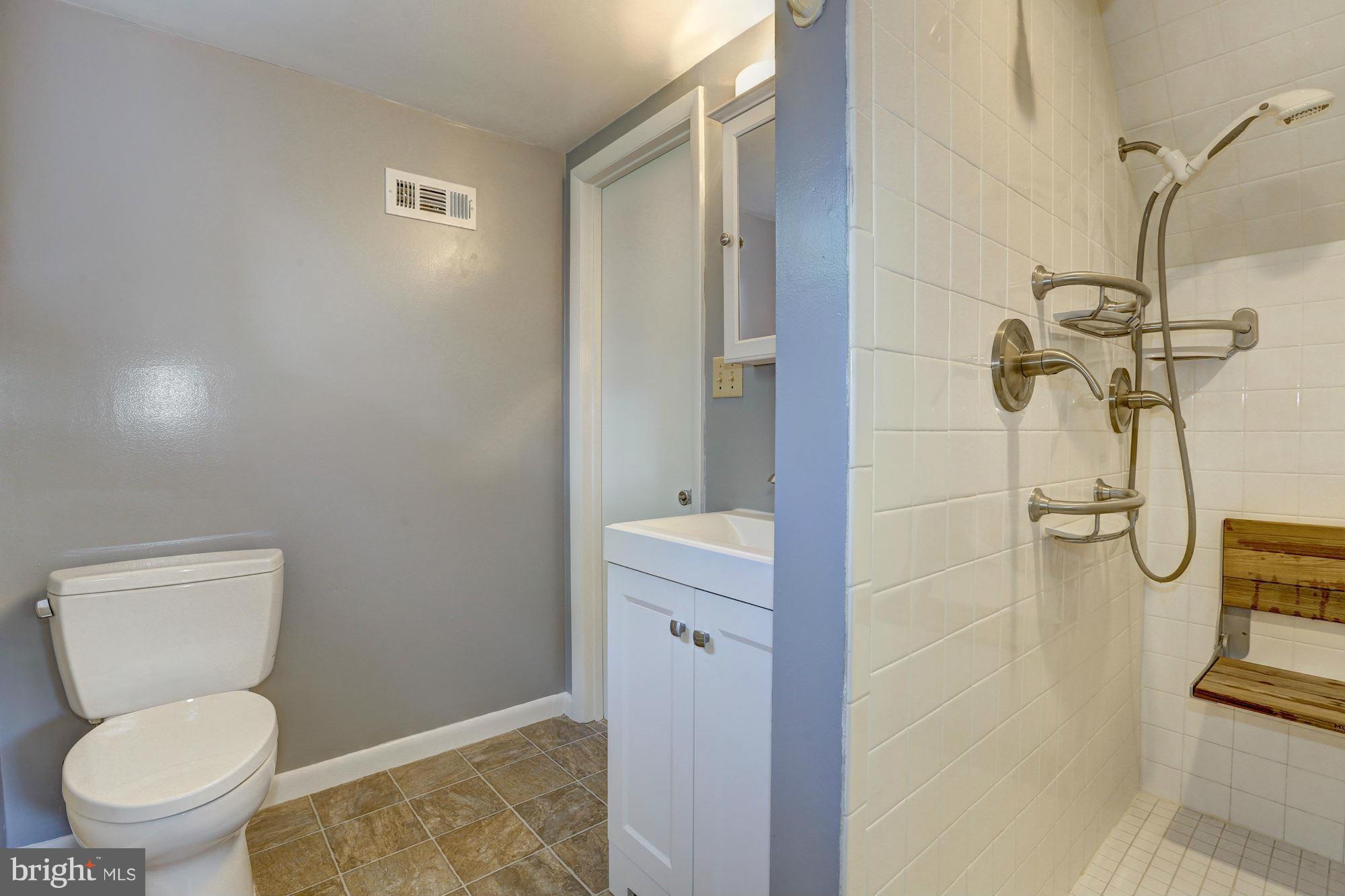 3705 Carey Street Silver Spring, MD 20902 - Photo 22 of 30 Bath (Master)