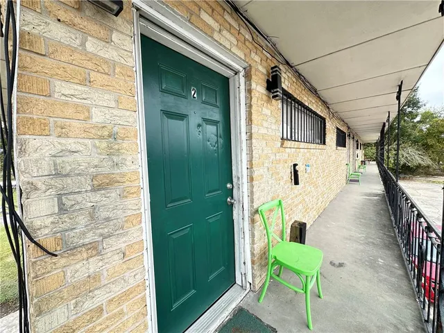 $950 | 519 Hamilton Street, Unit 2, Gretna, LA 70053