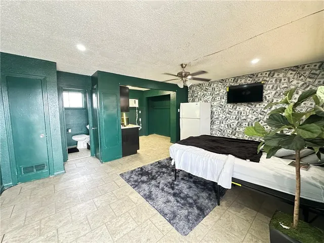 $950 | 519 Hamilton Street, Unit 2, Gretna, LA 70053