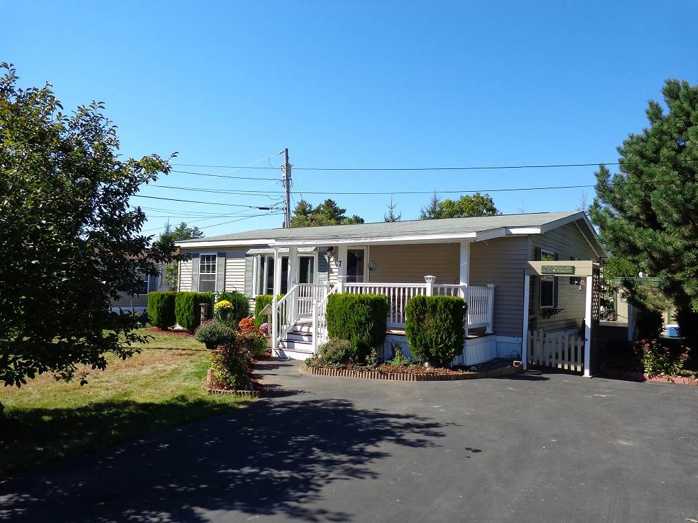 7 Lilac Way North Hampton, NH 03862 - Photo 2 of 18 Gallery Image 2