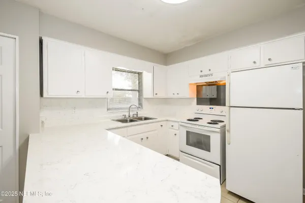 $1,595 | 5822 Jaguar Drive West, Jacksonville, FL 32244