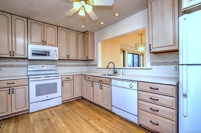 $475,000 | 736 Quinnipiac Lane, Unit B, Stratford, CT 06614