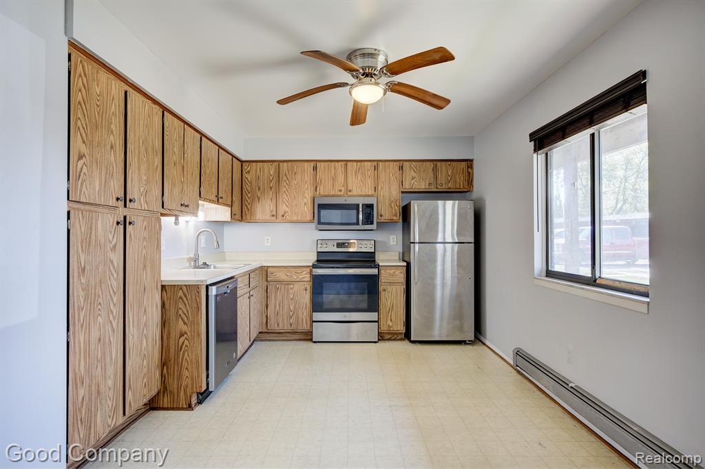 30464 Utica Road Roseville, MI 48066 - Photo 6 of 21