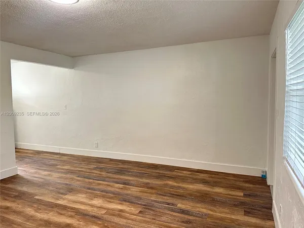 $1,495 | 1821 Thomas Street, Unit 5, Hollywood, FL 33020