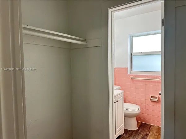 $1,495 | 1821 Thomas Street, Unit 5, Hollywood, FL 33020