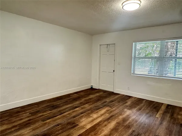 $1,495 | 1821 Thomas Street, Unit 5, Hollywood, FL 33020