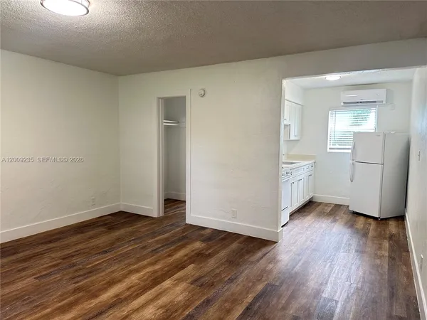 $1,495 | 1821 Thomas Street, Unit 5, Hollywood, FL 33020