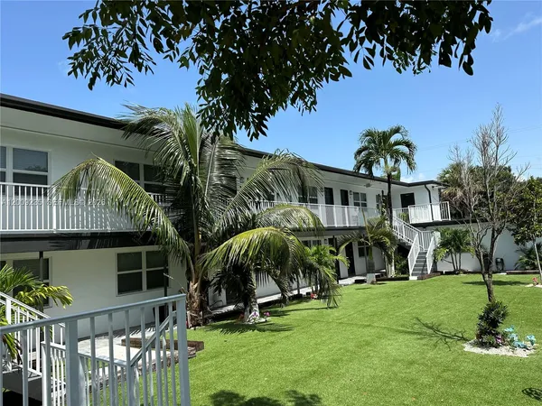 $1,495 | 1821 Thomas Street, Unit 5, Hollywood, FL 33020