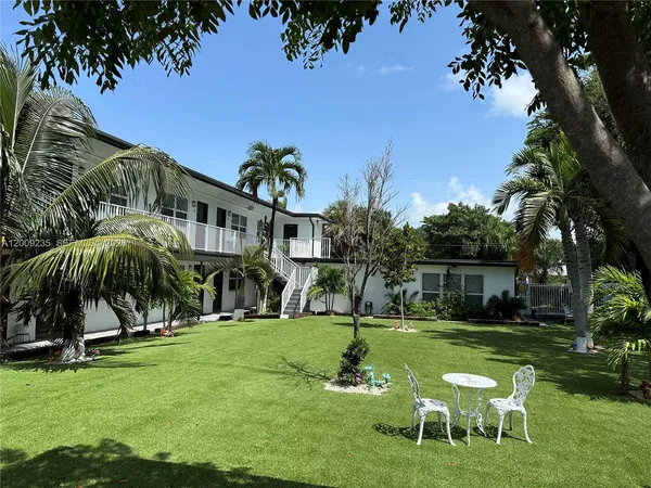 $1,495 | 1821 Thomas Street, Unit 5, Hollywood, FL 33020