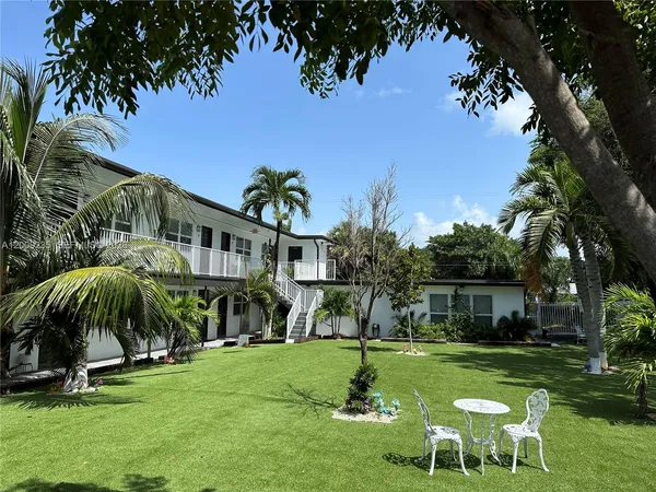 $1,495 | 1821 Thomas Street, Unit 5, Hollywood, FL 33020