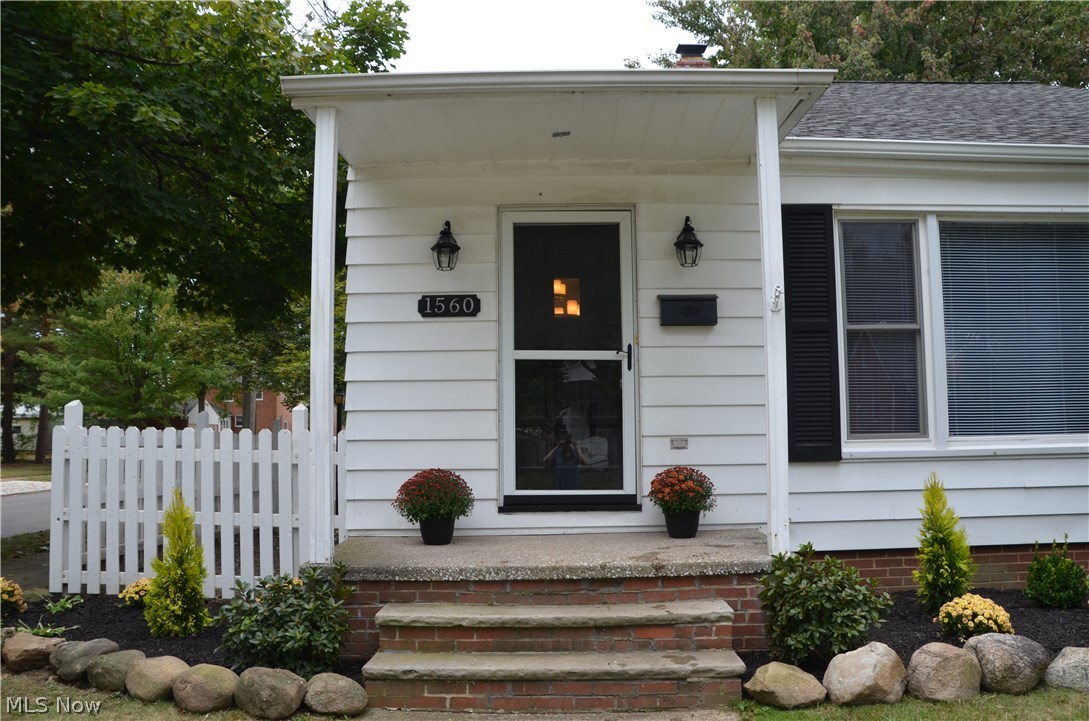 1560 Winchester Road Lyndhurst, OH 44124 - Photo 16 of 20 Gallery Image 16