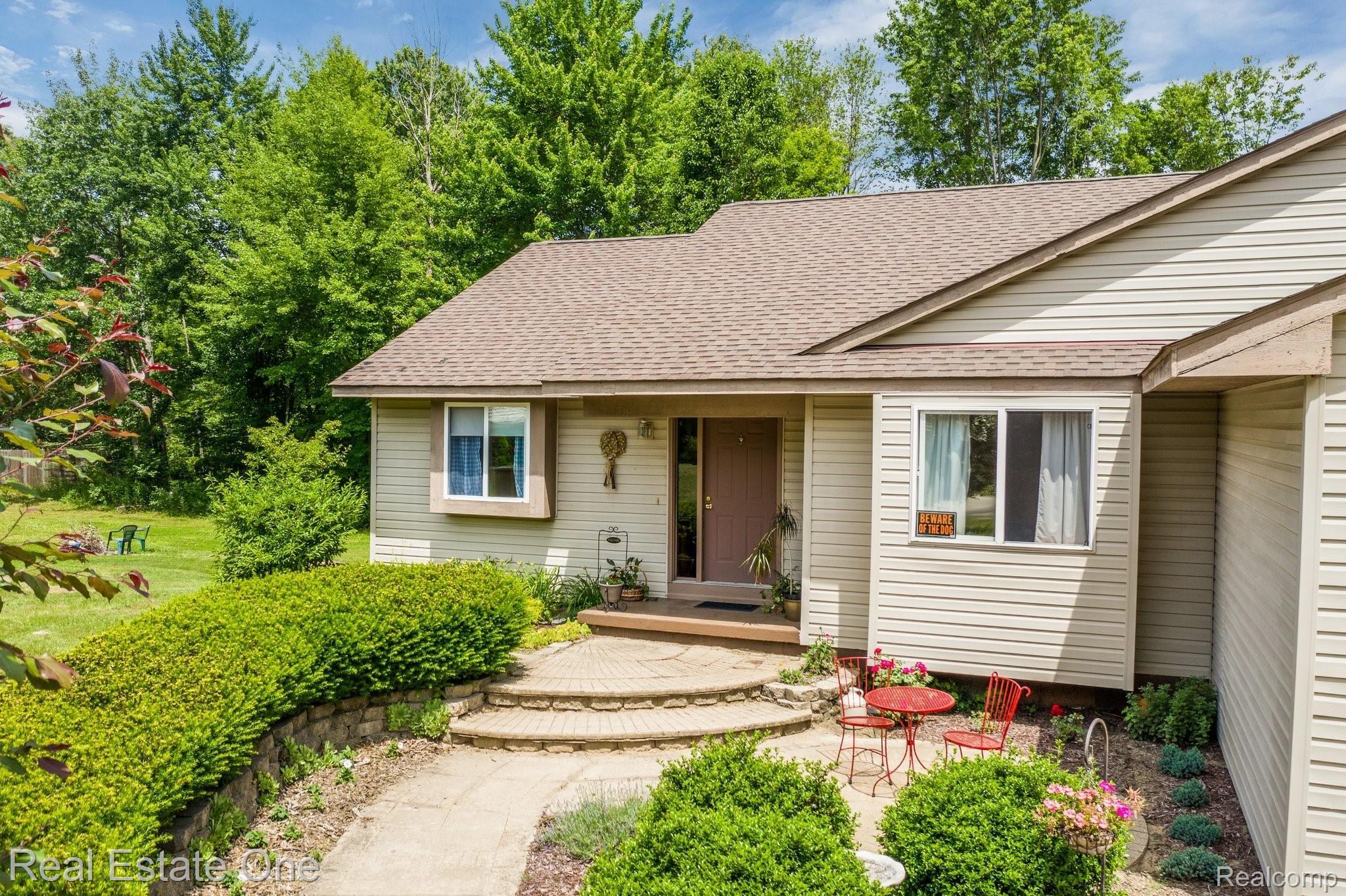 3908 Cullen Road Howell, MI 48855 - Photo 5 of 35 ...