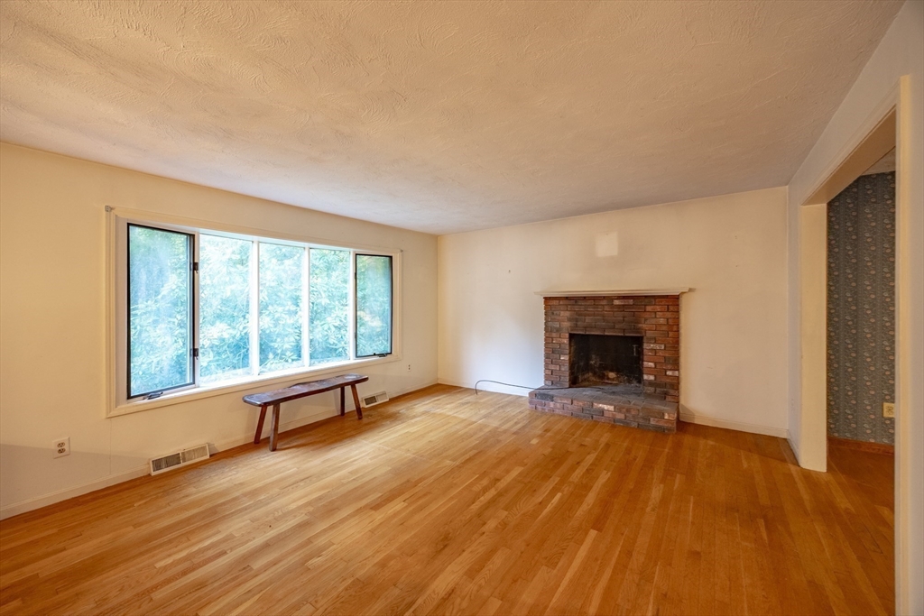 28 Kings Row Ashland, MA 01721 - Photo 13 of 30 Gallery Image 13