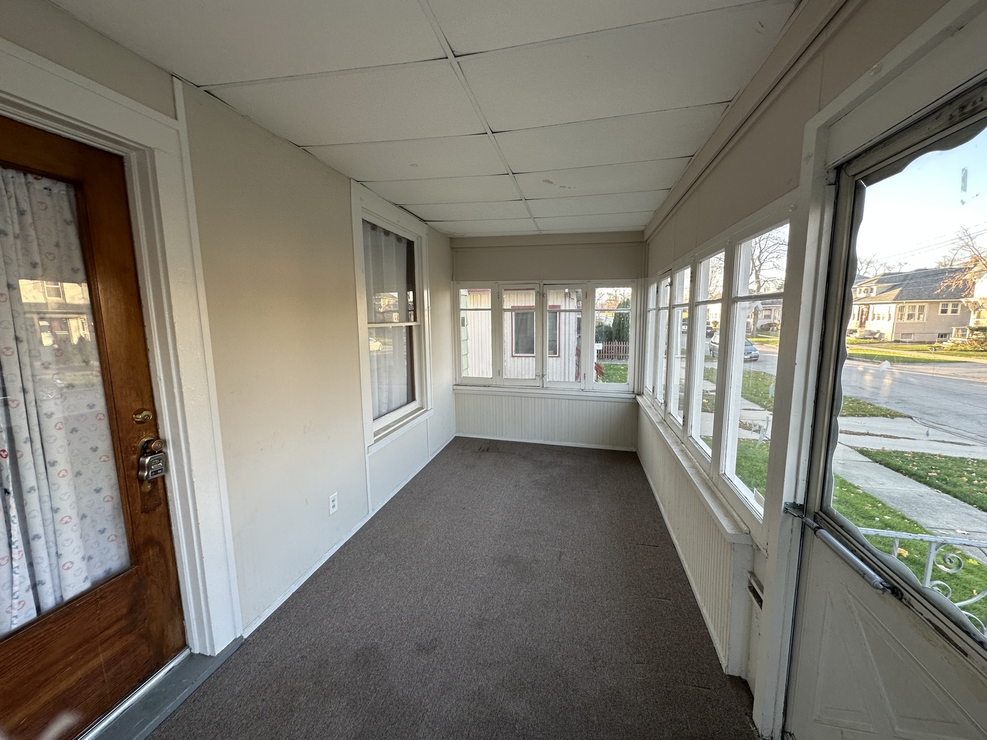 633 Chester Avenue Elgin, IL 60120 - Photo 27 of 29 a view of an empty room with a window