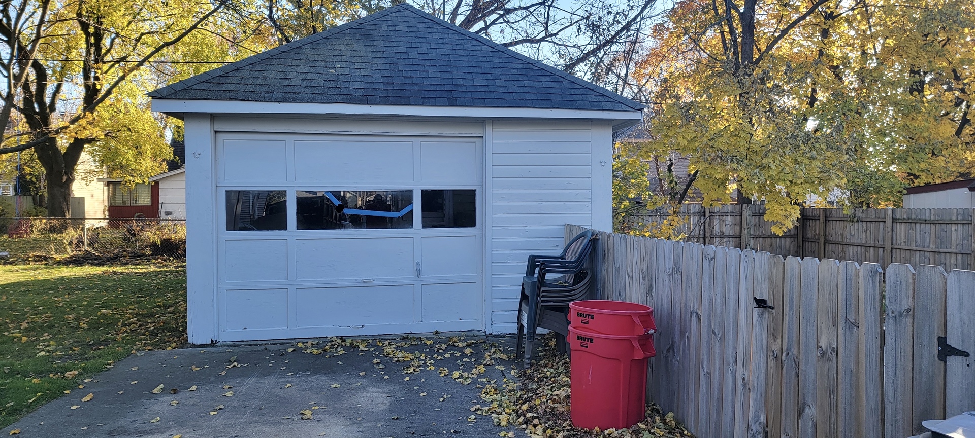633 Chester Avenue Elgin, IL 60120 - Photo 28 of 29 a front view of a house with a yard