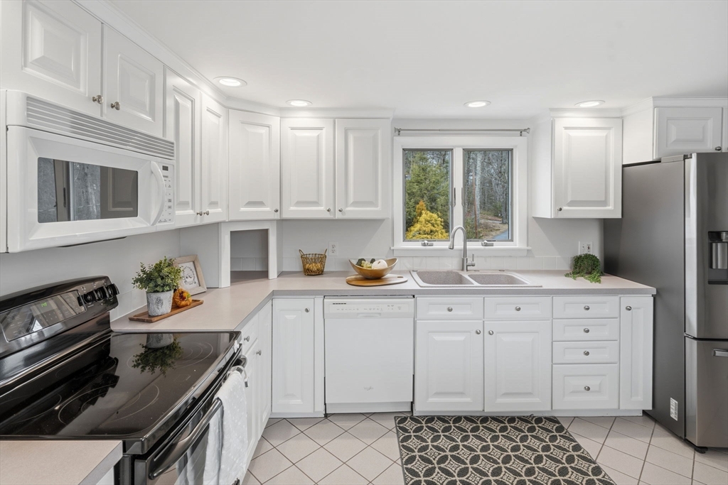 106 Paxton Road Holden, MA 01520 - Photo 18 of 41